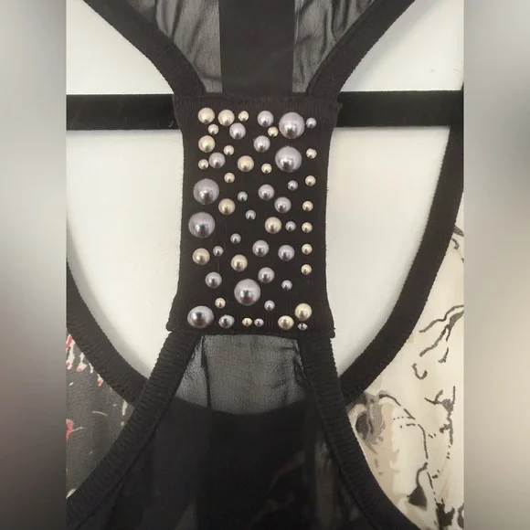 BNWOT GUESS Sheer Graphic Tank Top | Studded Back | Racerback | Size M - Picture 4 of 6